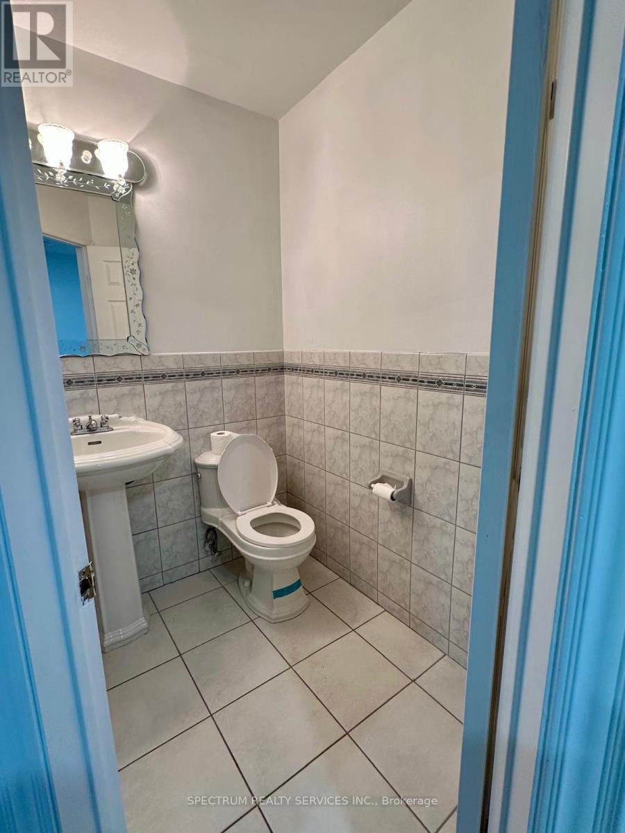 2178 Bader Crescent, Burlington, Ontario  L7P 4N5 - Photo 9 - W12611040