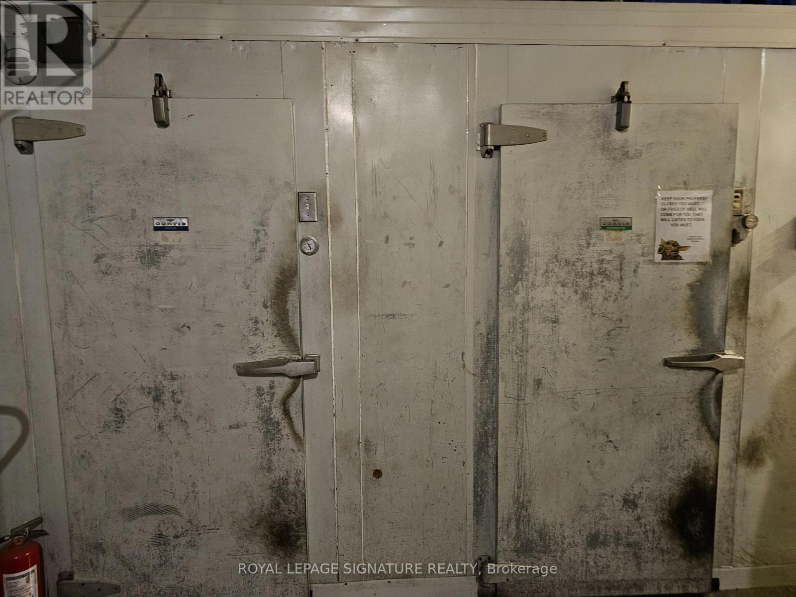 1342 Main Street E, Hamilton, Ontario  L8K 1B5 - Photo 9 - X12611032