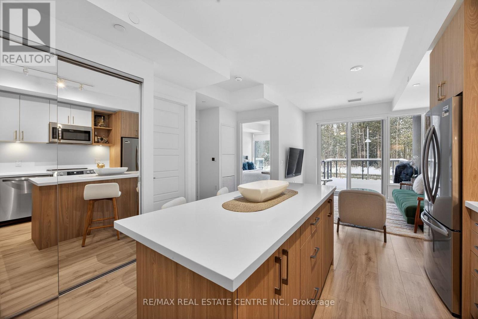 262 - 333 Sunseeker Avenue, Innisfil, Ontario  L9S 0R6 - Photo 5 - N12560958