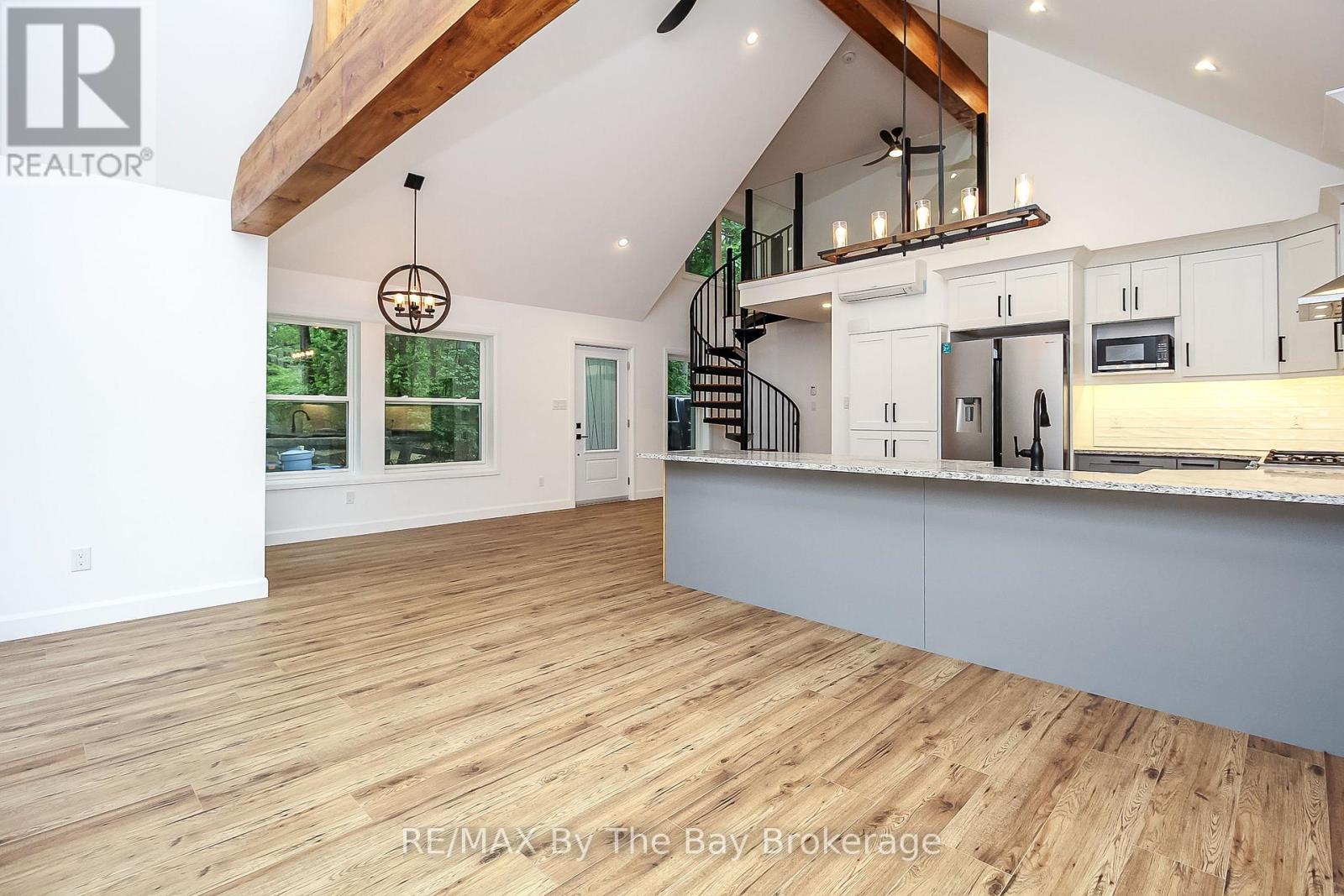 181 Knox Road E, Wasaga Beach, Ontario  L9Z 2T6 - Photo 11 - S12611064