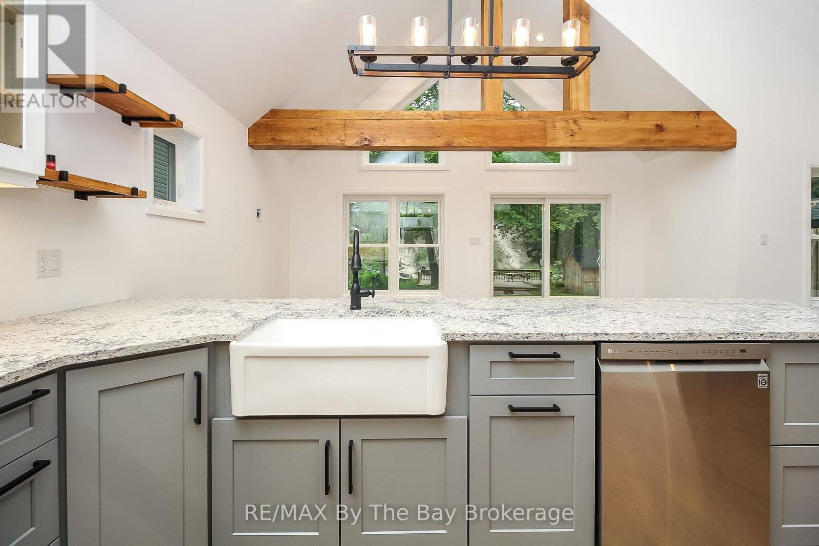 181 Knox Road E, Wasaga Beach, Ontario  L9Z 2T6 - Photo 18 - S12611064