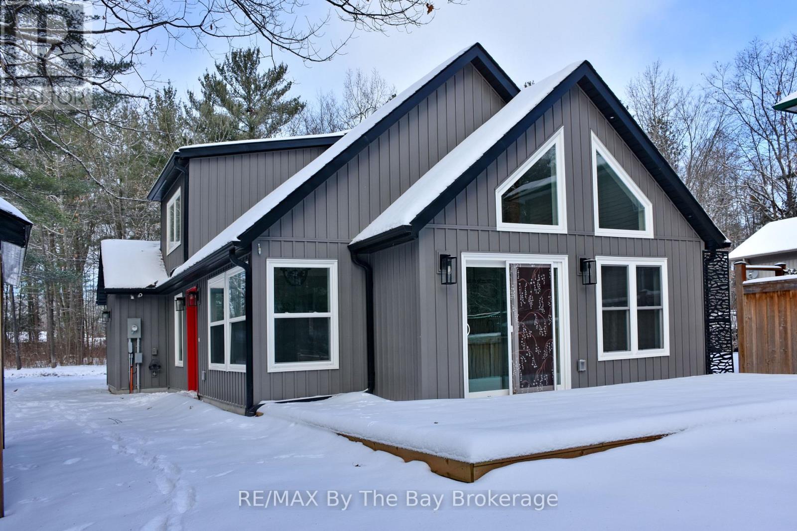 181 Knox Road E, Wasaga Beach, Ontario  L9Z 2T6 - Photo 2 - S12611064