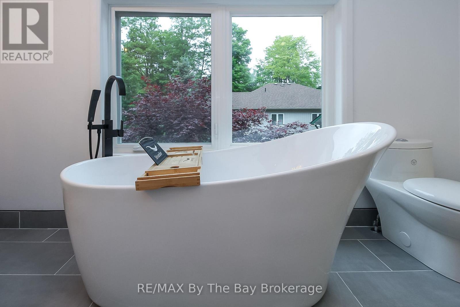 181 Knox Road E, Wasaga Beach, Ontario  L9Z 2T6 - Photo 37 - S12611064