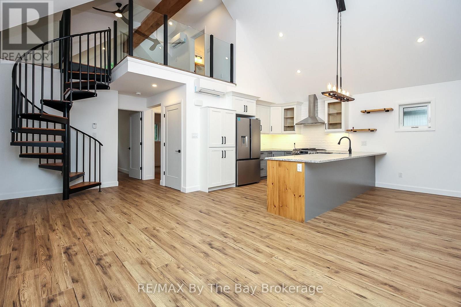 181 Knox Road E, Wasaga Beach, Ontario  L9Z 2T6 - Photo 9 - S12611064