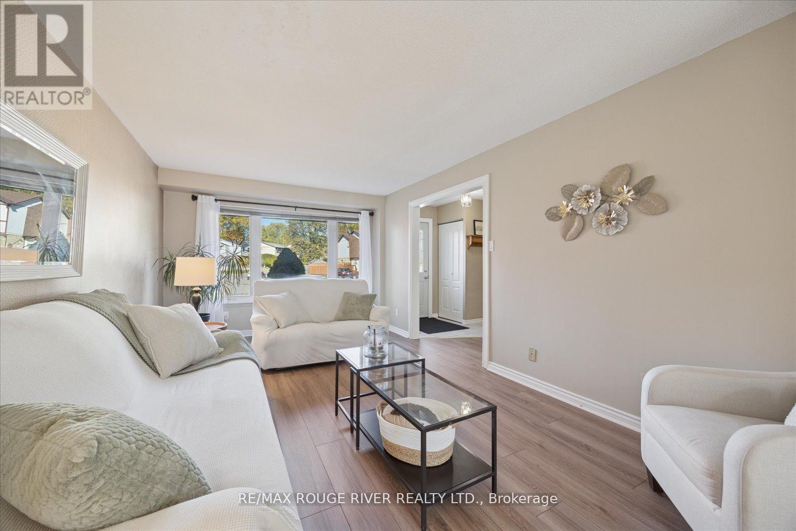 695 Hillcroft Street, Oshawa, Ontario  L1G 2S5 - Photo 5 - E12611122