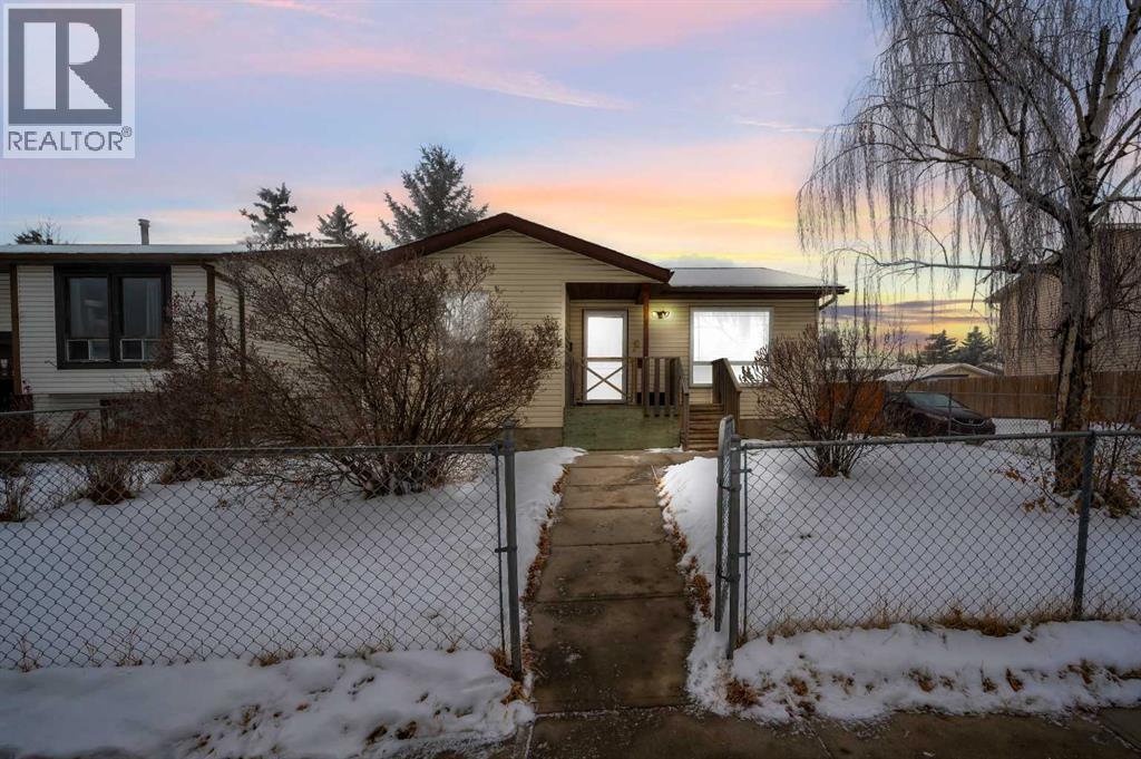 120 Castlebrook Rise Ne, Calgary, Alberta  T3J 1P1 - Photo 1 - A2273196