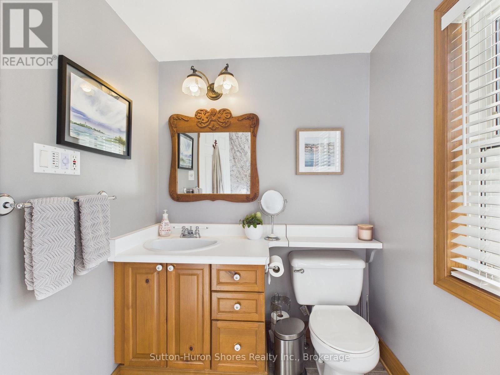 668, 662 Gustavus Street, Saugeen Shores, Ontario  N0H 2C0 - Photo 24 - X12611144