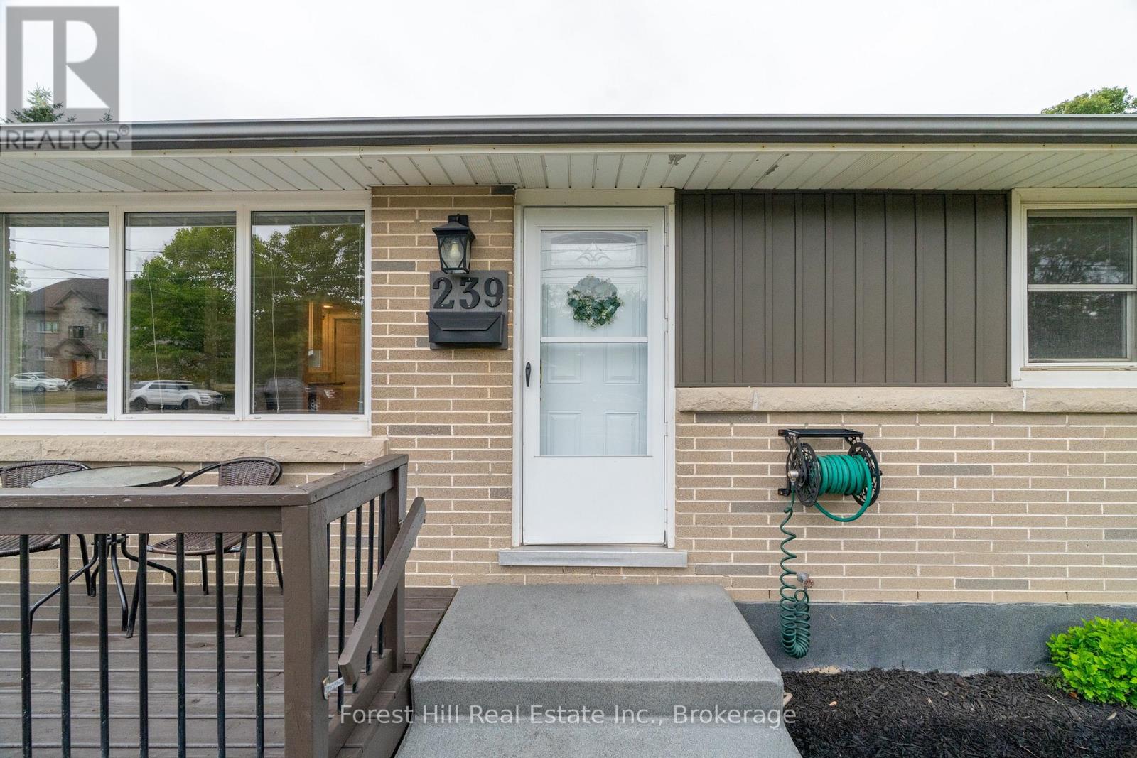 239 Clarke Street N, Woodstock (Woodstock - North), Ontario  N4S 7M8 - Photo 4 - X12611204