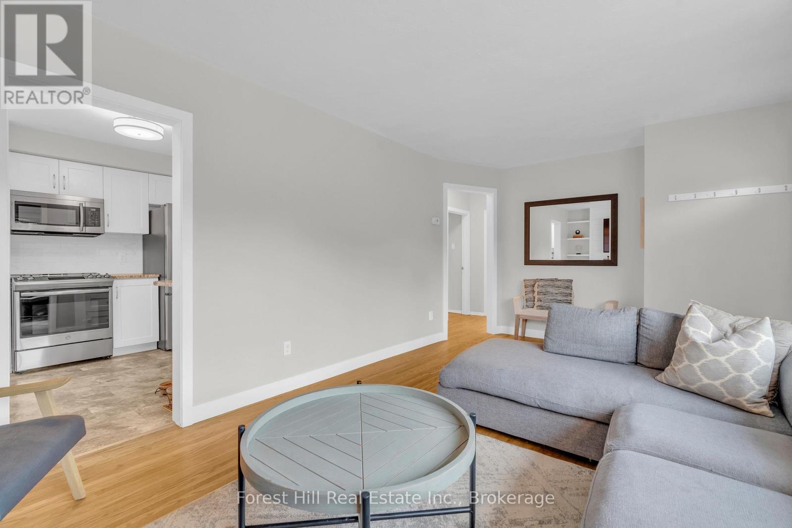 239 Clarke Street N, Woodstock (Woodstock - North), Ontario  N4S 7M8 - Photo 6 - X12611204