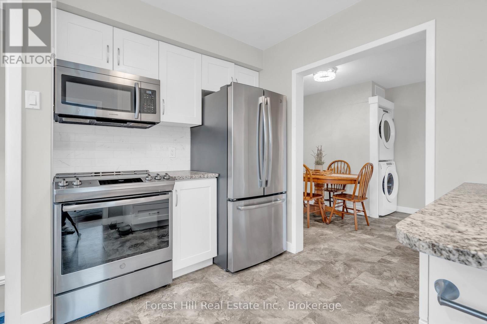 239 Clarke Street N, Woodstock (Woodstock - North), Ontario  N4S 7M8 - Photo 8 - X12611204