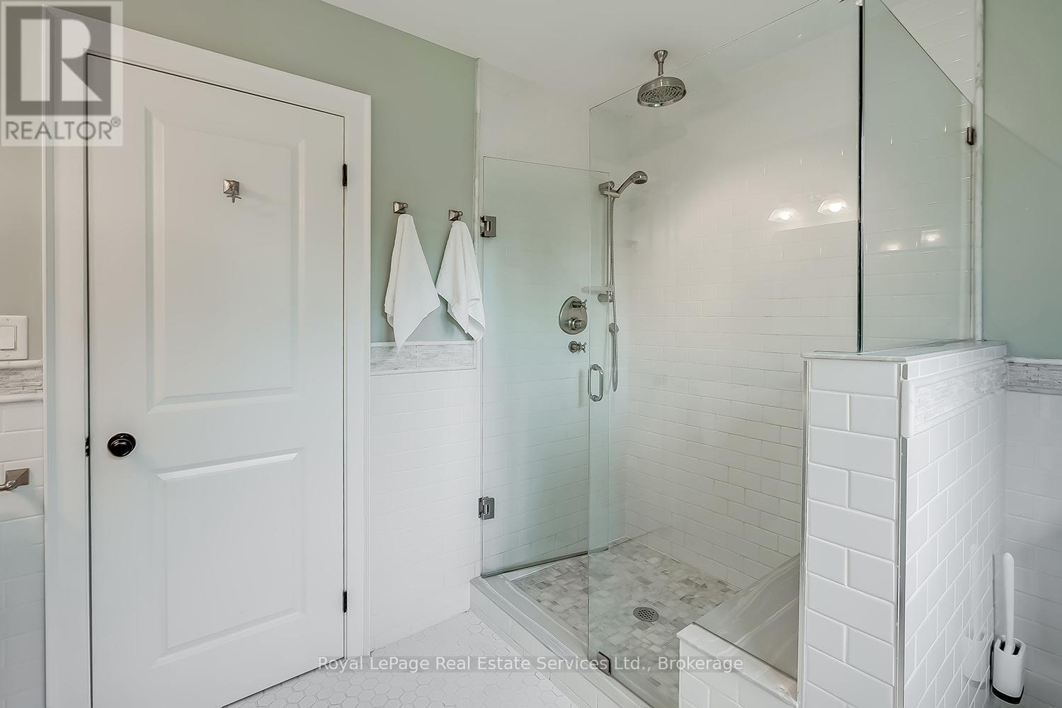 1071 Melvin Avenue, Oakville, Ontario  L6J 2V8 - Photo 23 - W12536598