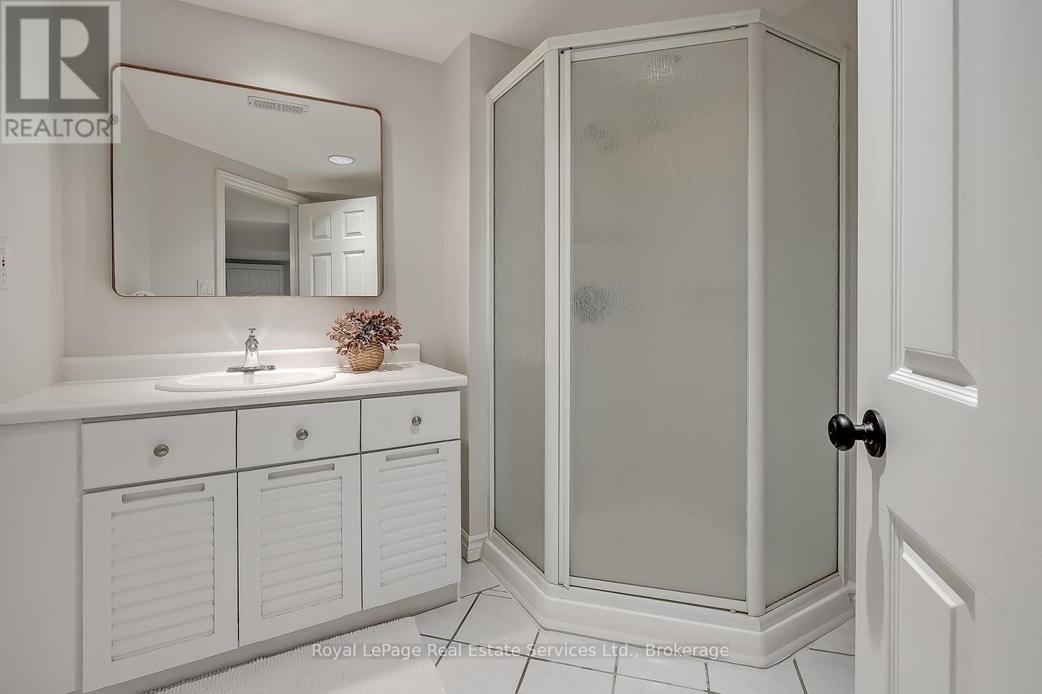 1071 Melvin Avenue, Oakville, Ontario  L6J 2V8 - Photo 33 - W12536598