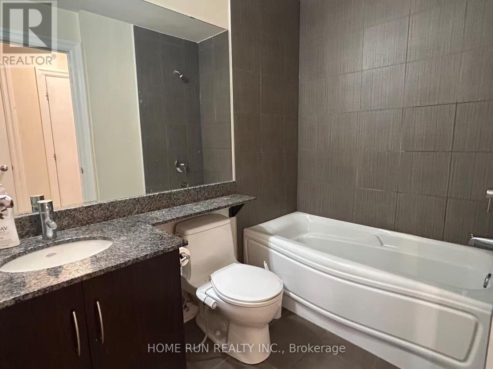 1007 - 245 Kent Street N, Ottawa, Ontario  K2P 0A5 - Photo 15 - X12611184