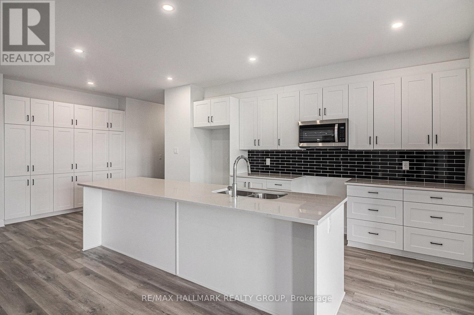 526 Reflection Street, Ottawa, Ontario  K1W 0S8 - Photo 12 - X12611194