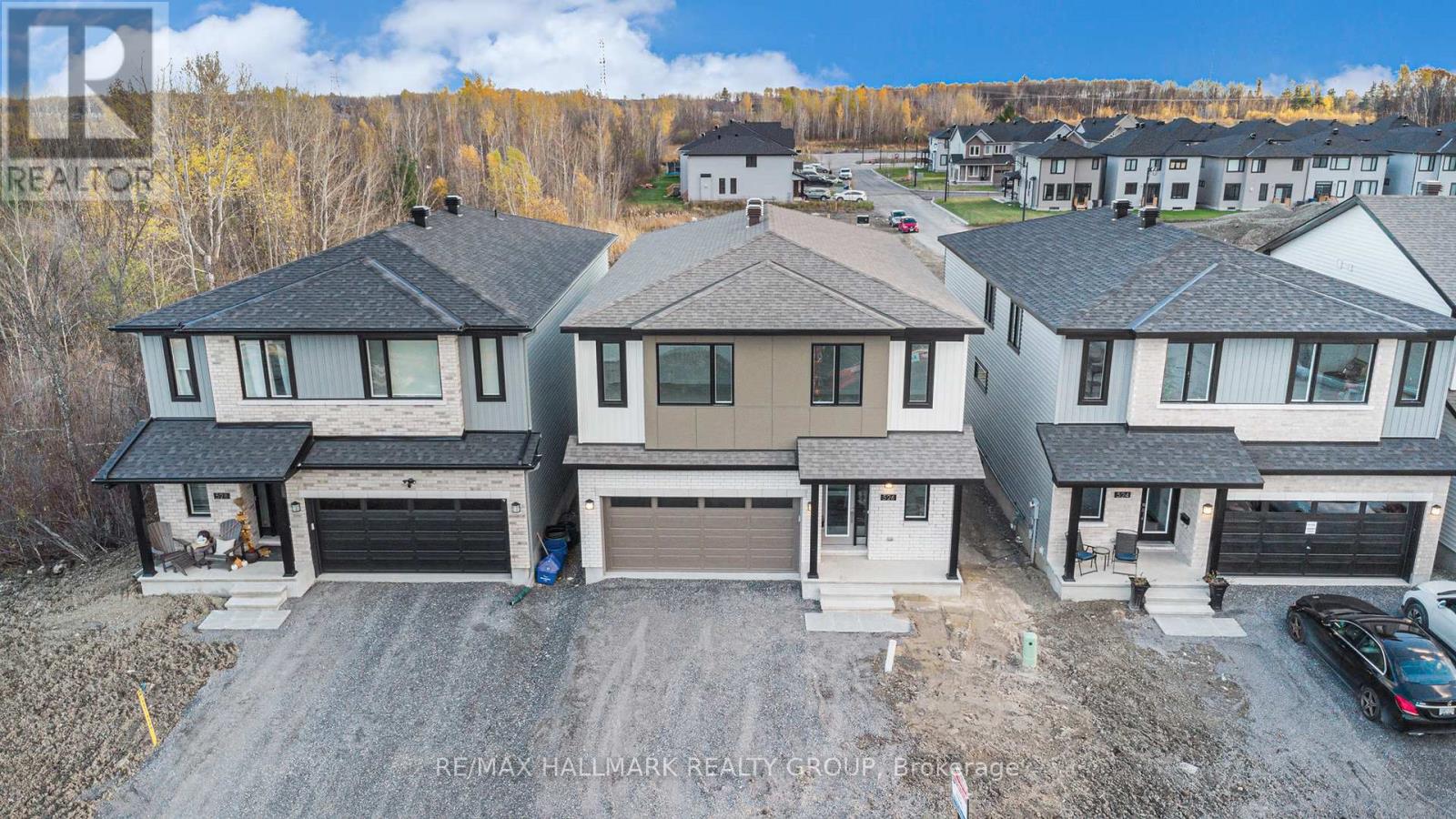 526 Reflection Street, Ottawa, Ontario  K1W 0S8 - Photo 2 - X12611194