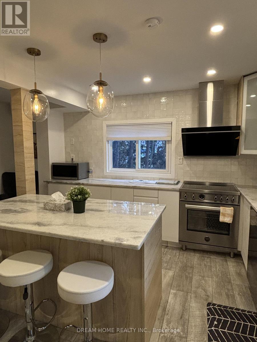 UPPER - 160 OLDE BAYVIEW AVENUE, Richmond Hill, Ontario