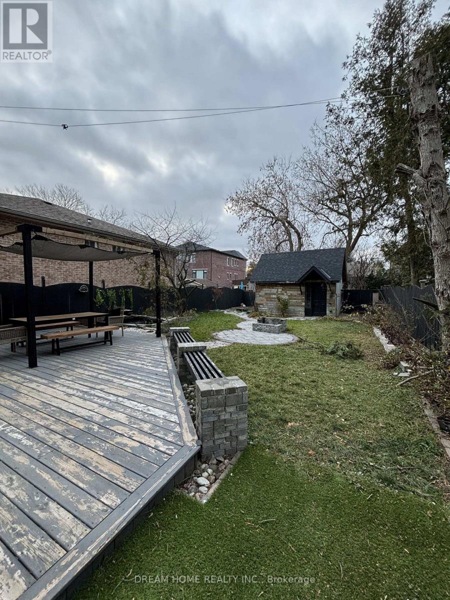 Upper - 160 Olde Bayview Avenue, Richmond Hill, Ontario  L4E 3C6 - Photo 23 - N12563954