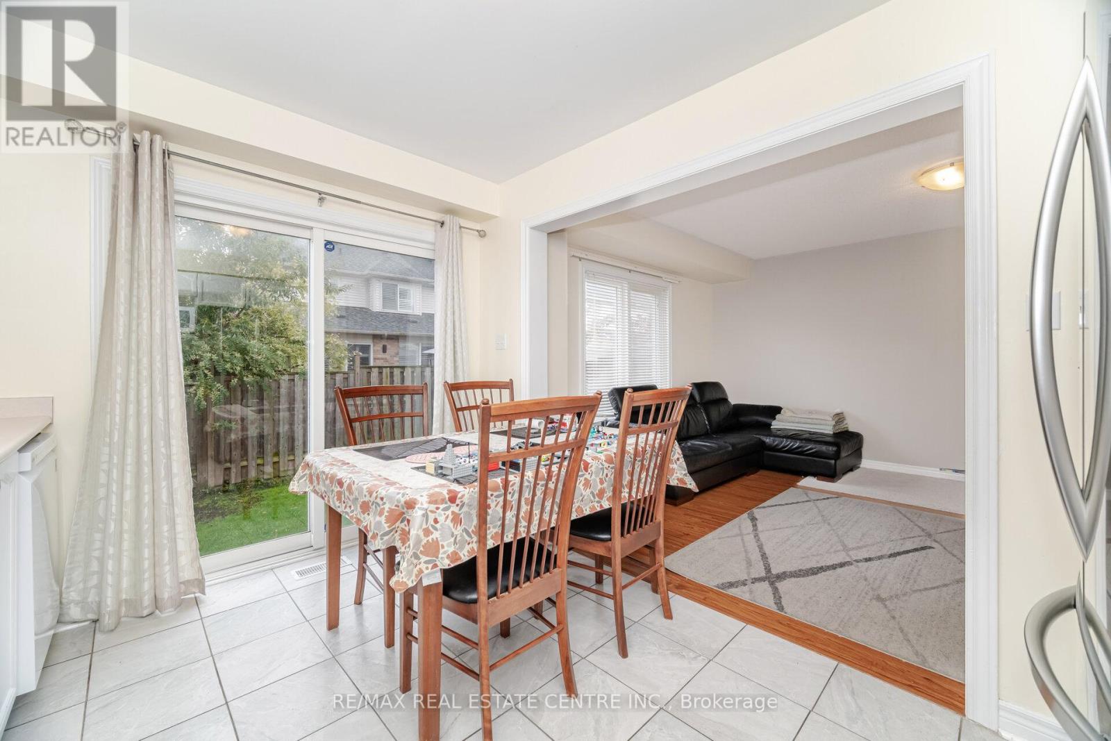 2570 Valleyridge Drive, Oakville, Ontario  L6M 5H5 - Photo 8 - W12478921