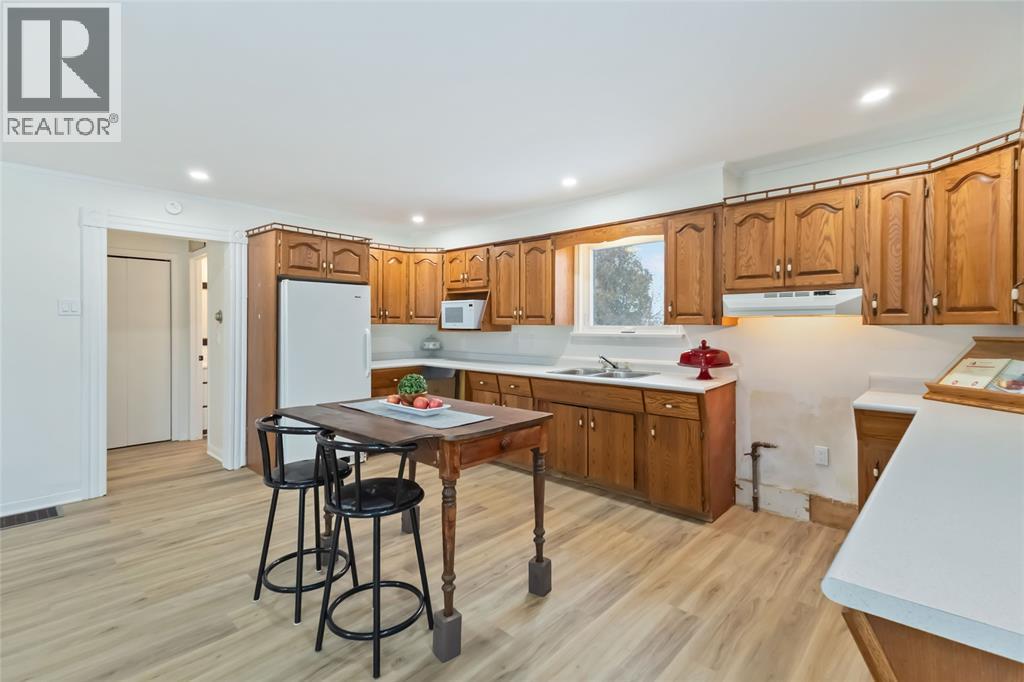 Photo 27 of 50 for 22821 Thames Road