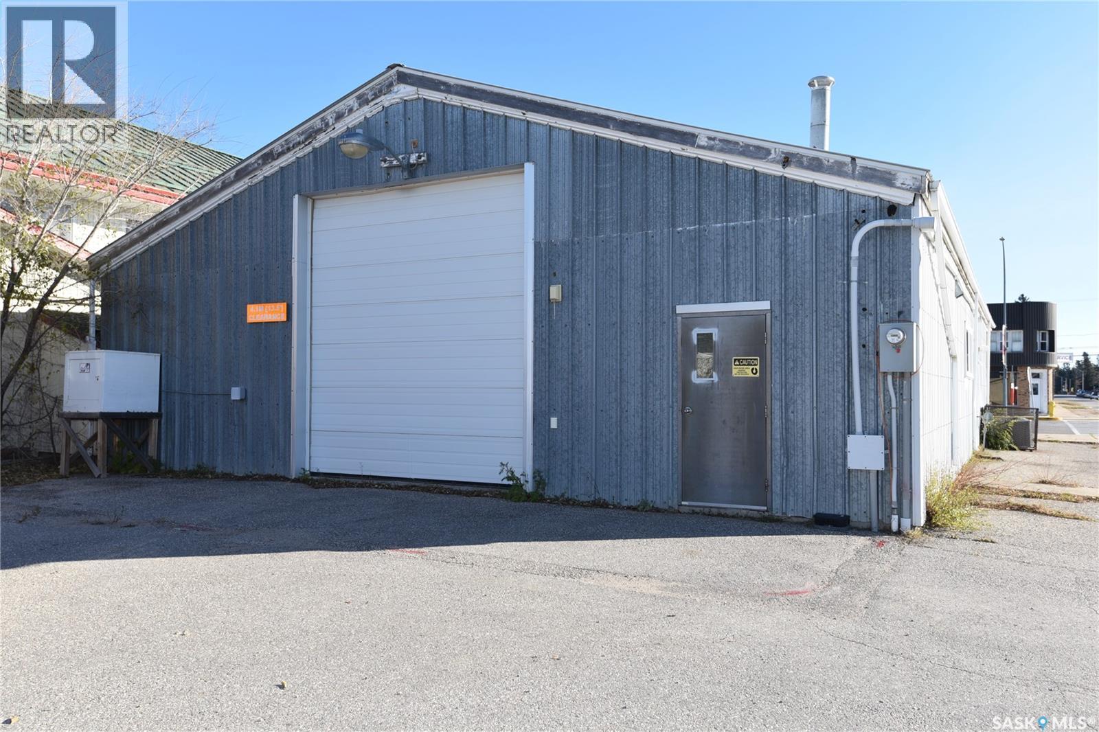 301 1st Avenue E, Nipawin, Saskatchewan  S0E 1E0 - Photo 3 - SK023684