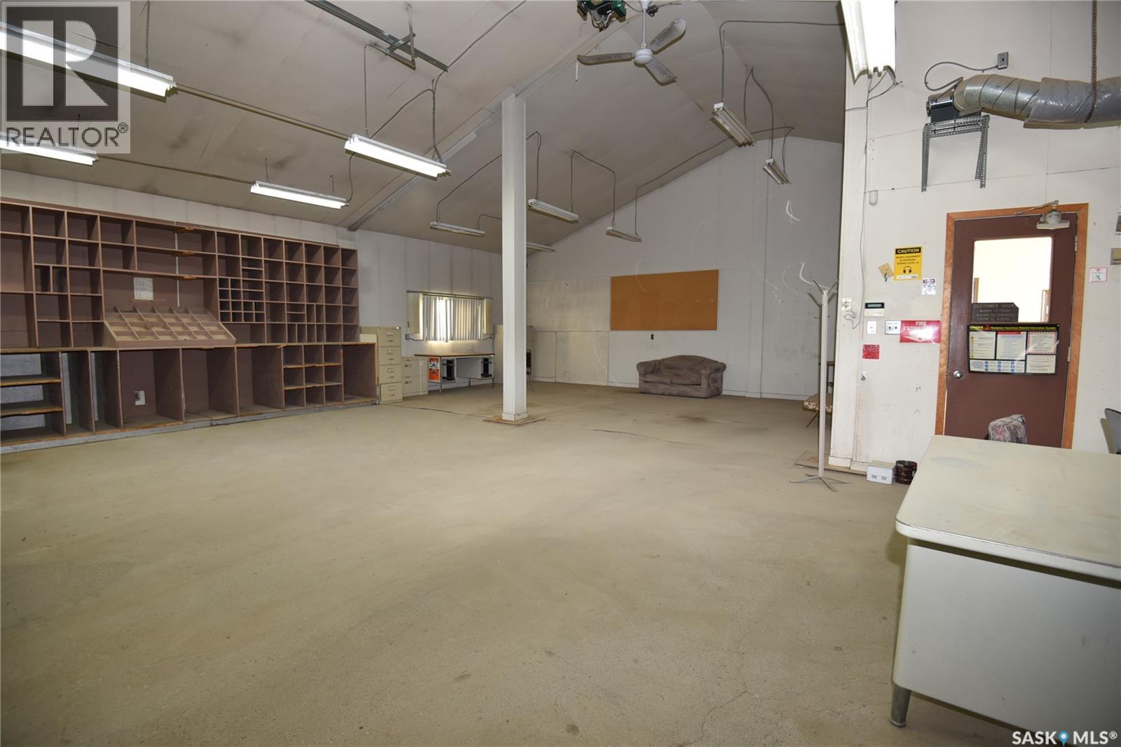 301 1st Avenue E, Nipawin, Saskatchewan  S0E 1E0 - Photo 5 - SK023684