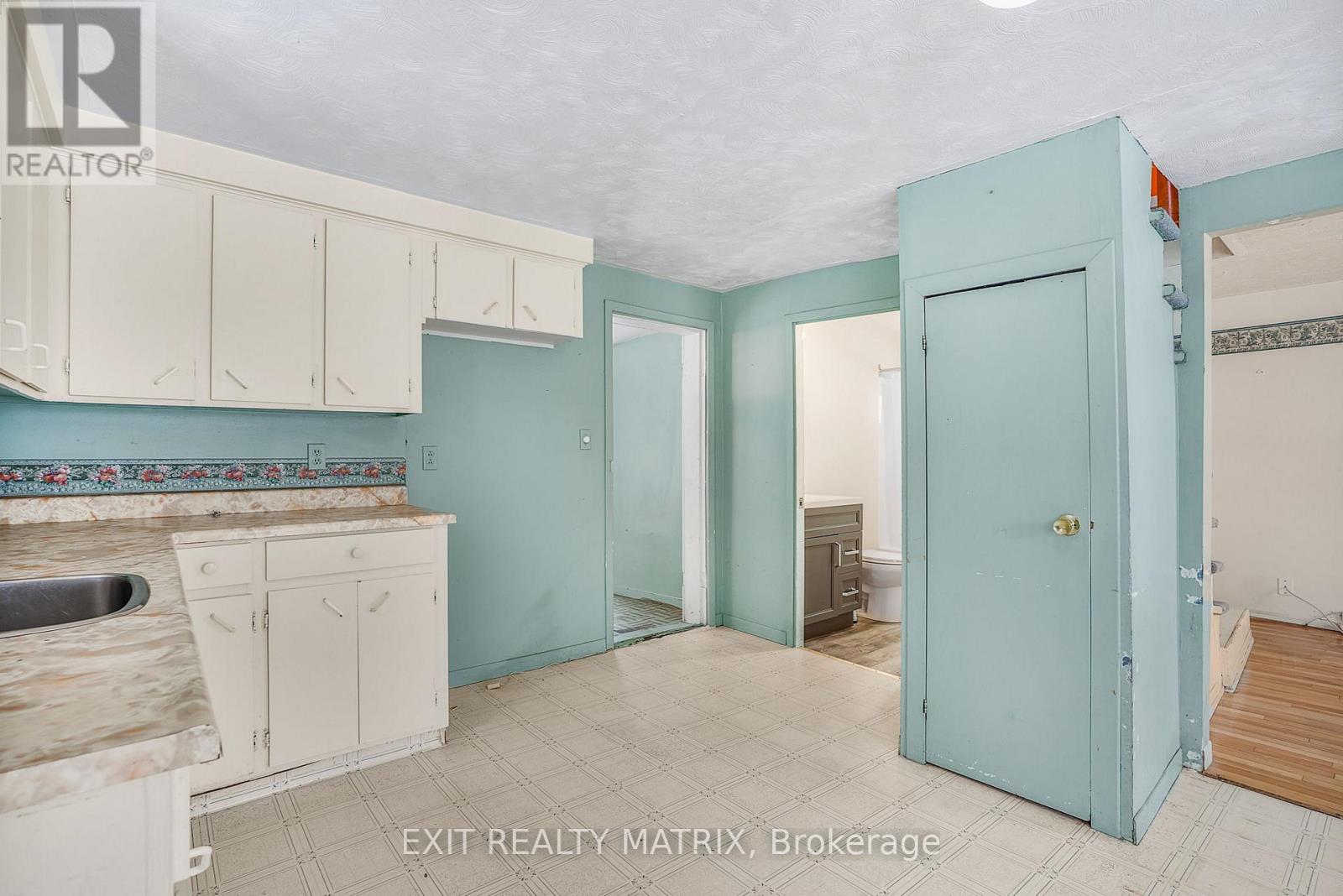 29 Peter Street, Champlain, Ontario K0B 1K0 - Photo 12 - X12541914