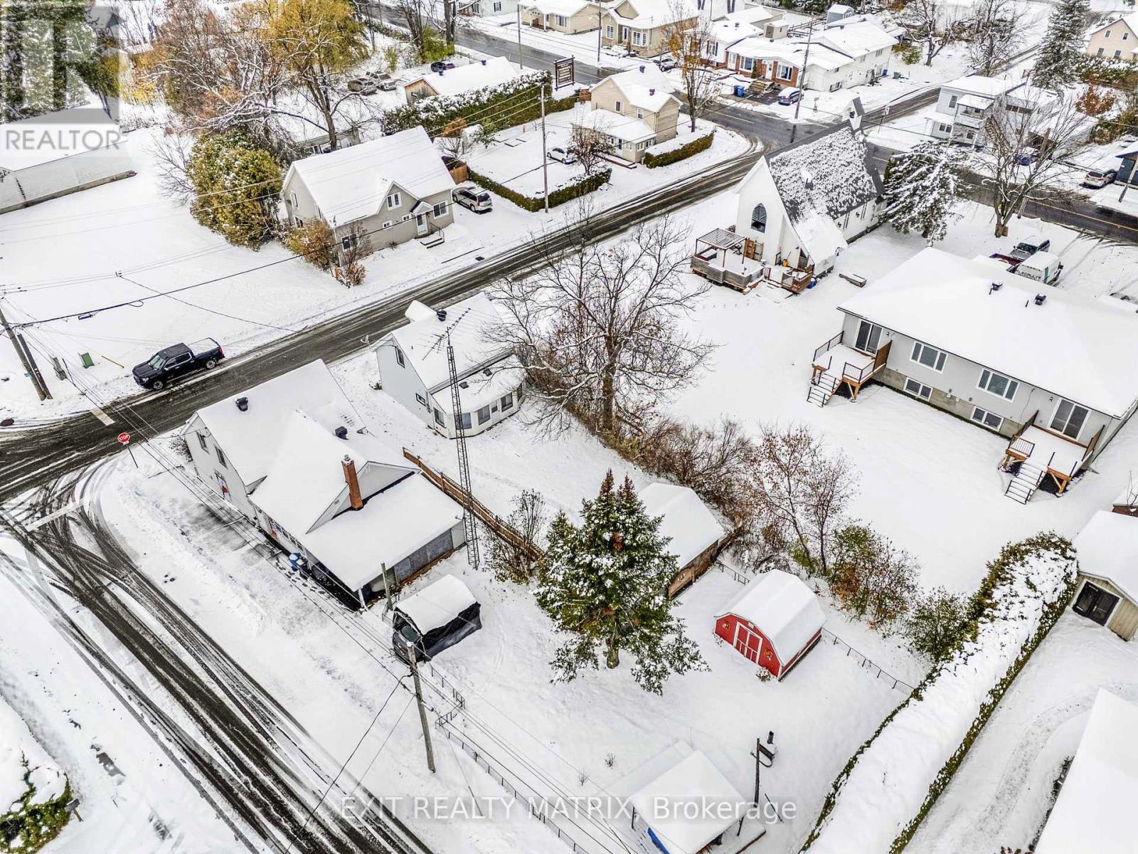 29 Peter Street, Champlain, Ontario K0B 1K0 - Photo 33 - X12541914