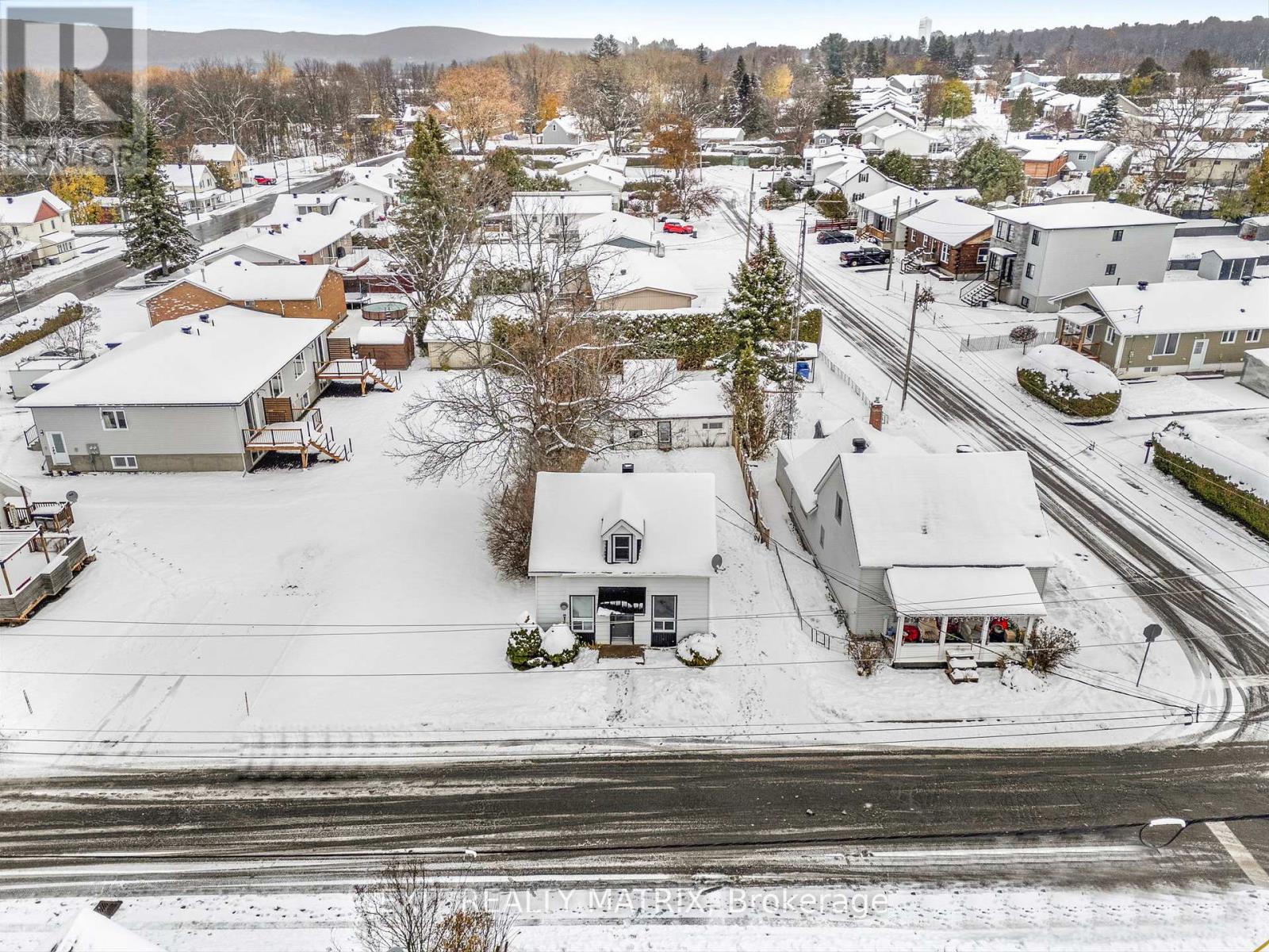 29 Peter Street, Champlain, Ontario K0B 1K0 - Photo 30 - X12541914