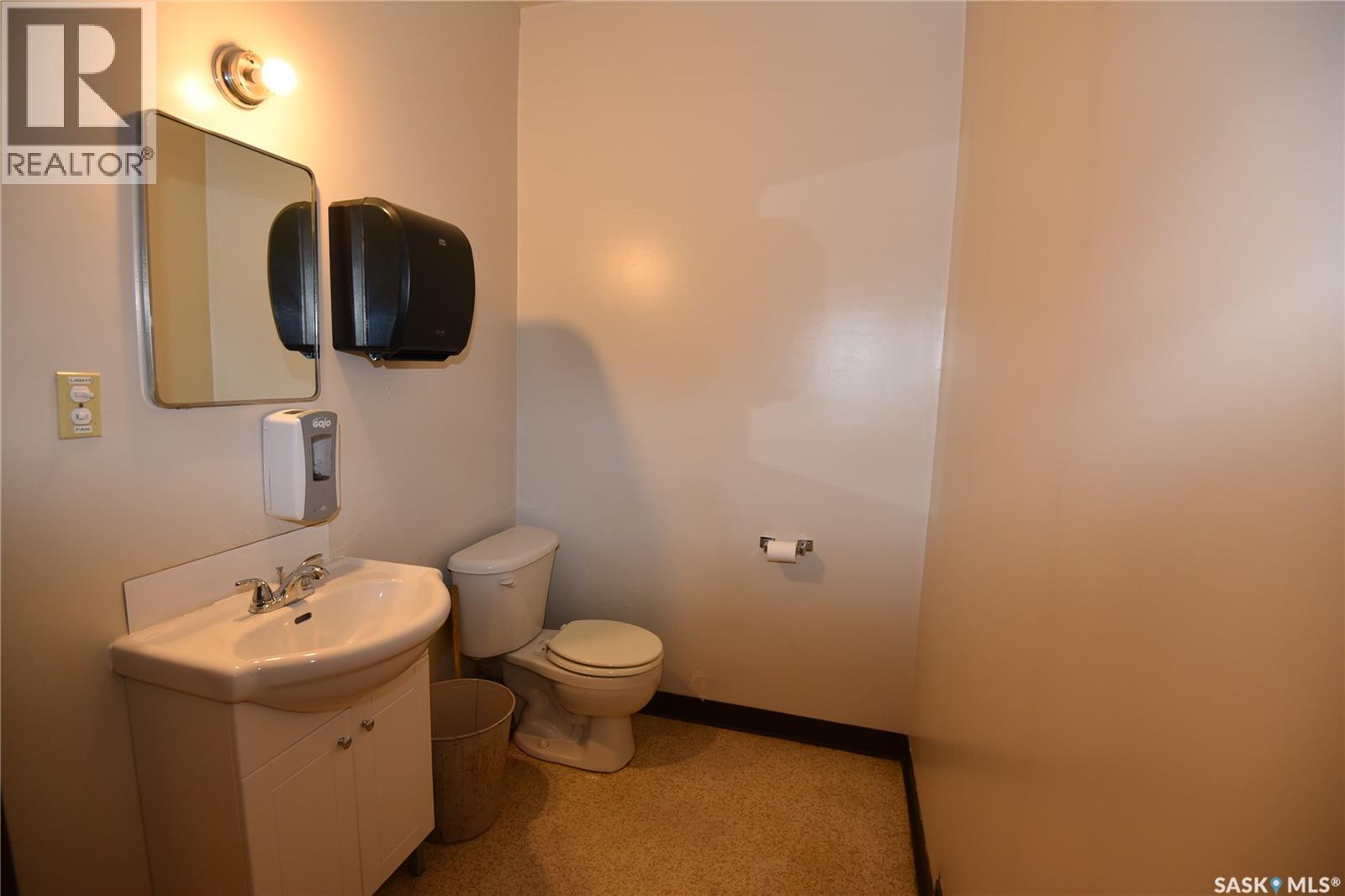 301 1st Avenue E, Nipawin, Saskatchewan  S0E 1E0 - Photo 13 - SK023684