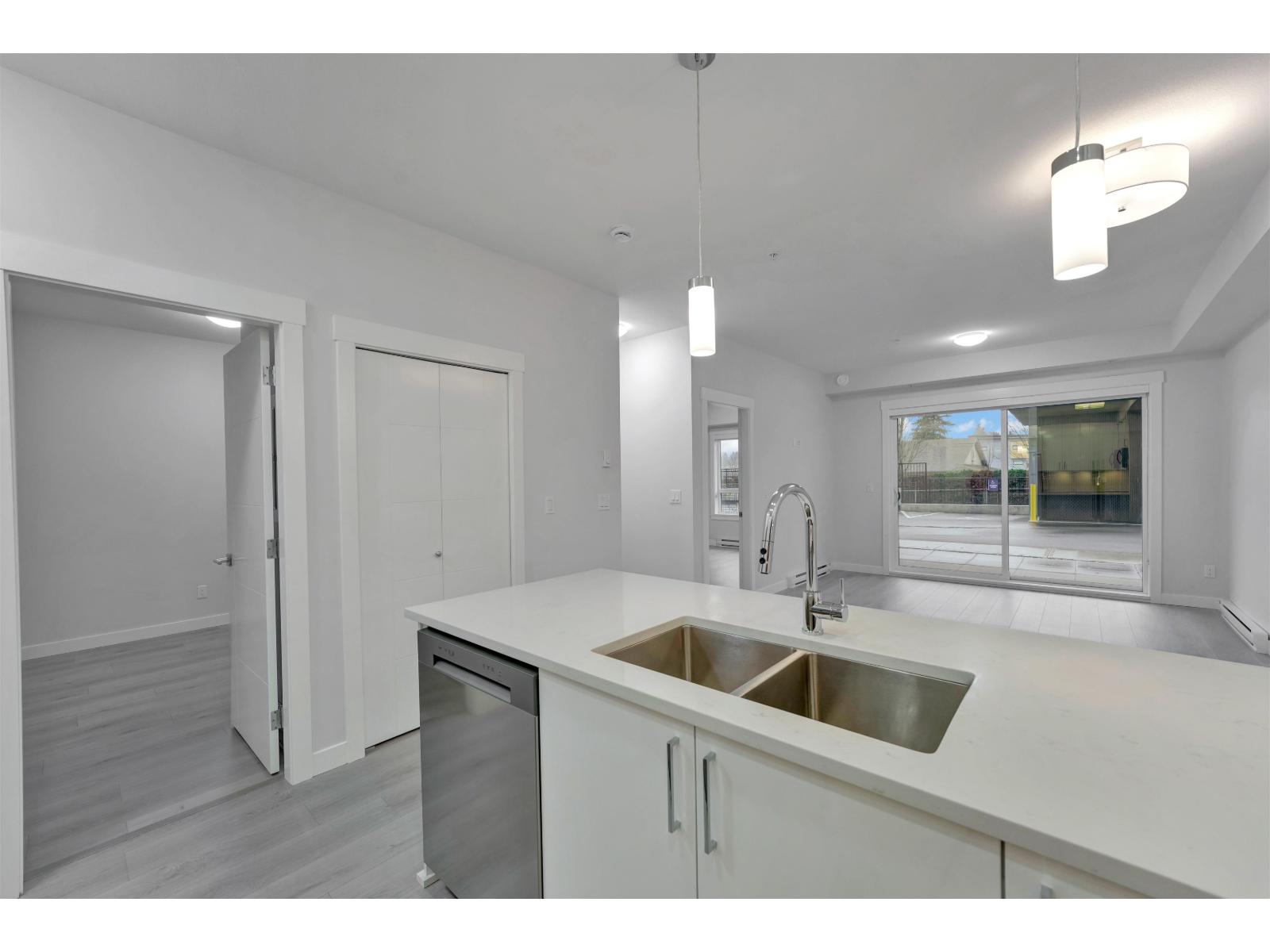 104 33886 Pine Street, Abbotsford, British Columbia V0V 0V0 - Photo 5 - R3071799