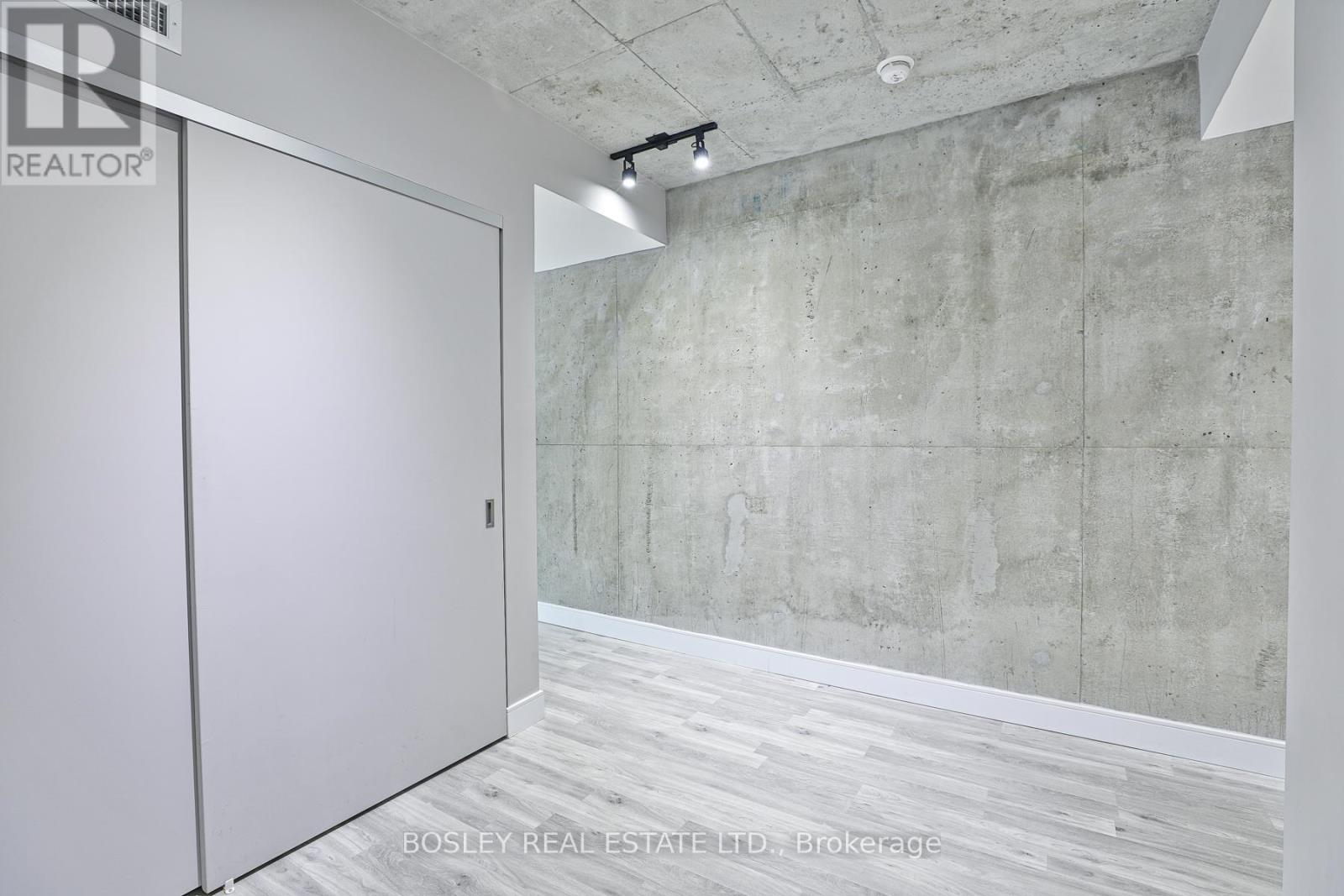 911 - 39 Brant Street, Toronto, Ontario  M5V 2L9 - Photo 10 - C12611098