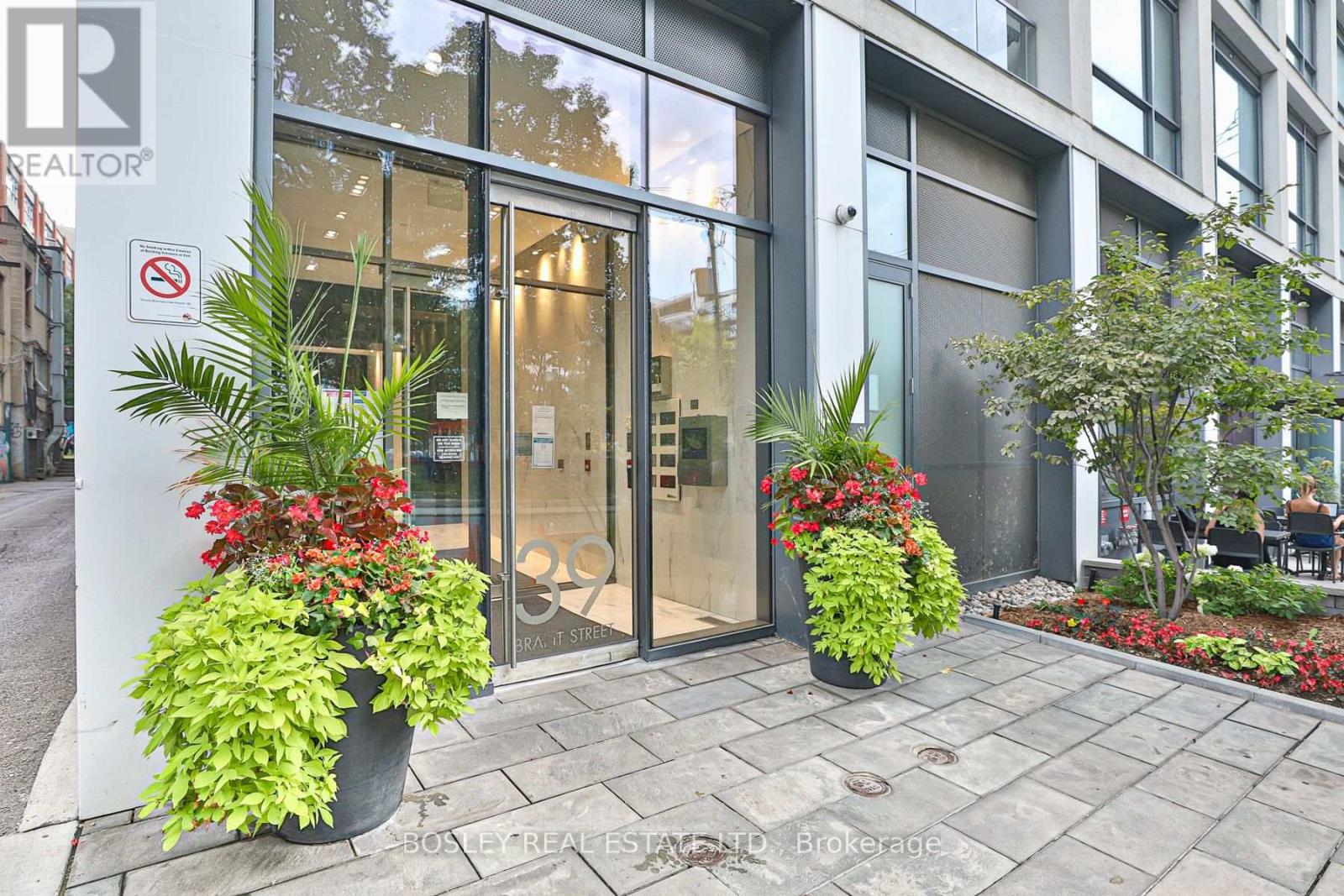 911 - 39 Brant Street, Toronto, Ontario  M5V 2L9 - Photo 15 - C12611098