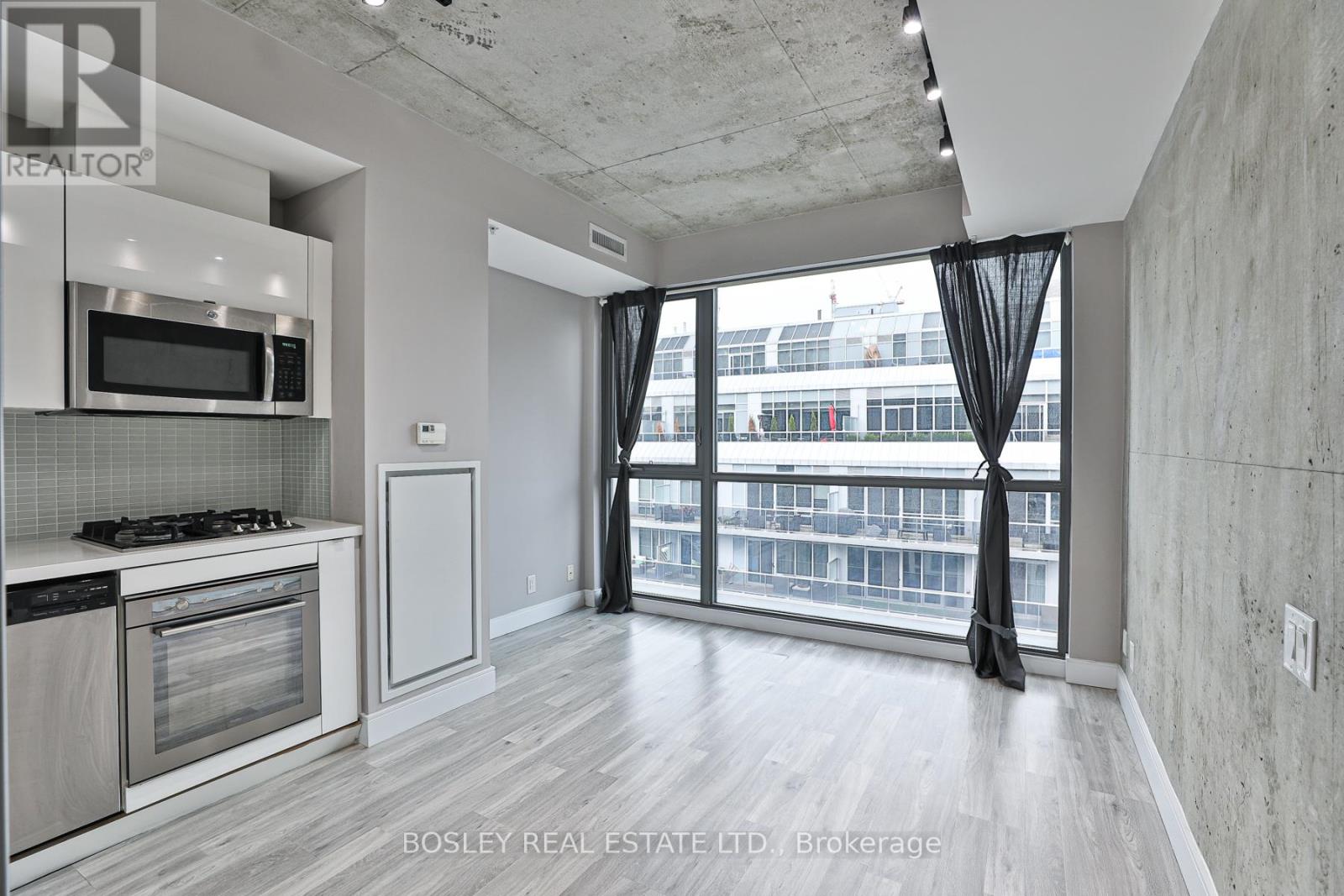 911 - 39 Brant Street, Toronto, Ontario  M5V 2L9 - Photo 2 - C12611098