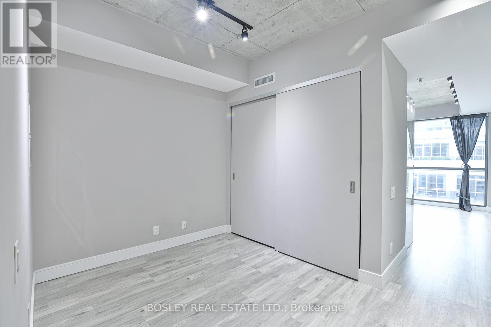 911 - 39 Brant Street, Toronto, Ontario  M5V 2L9 - Photo 9 - C12611098