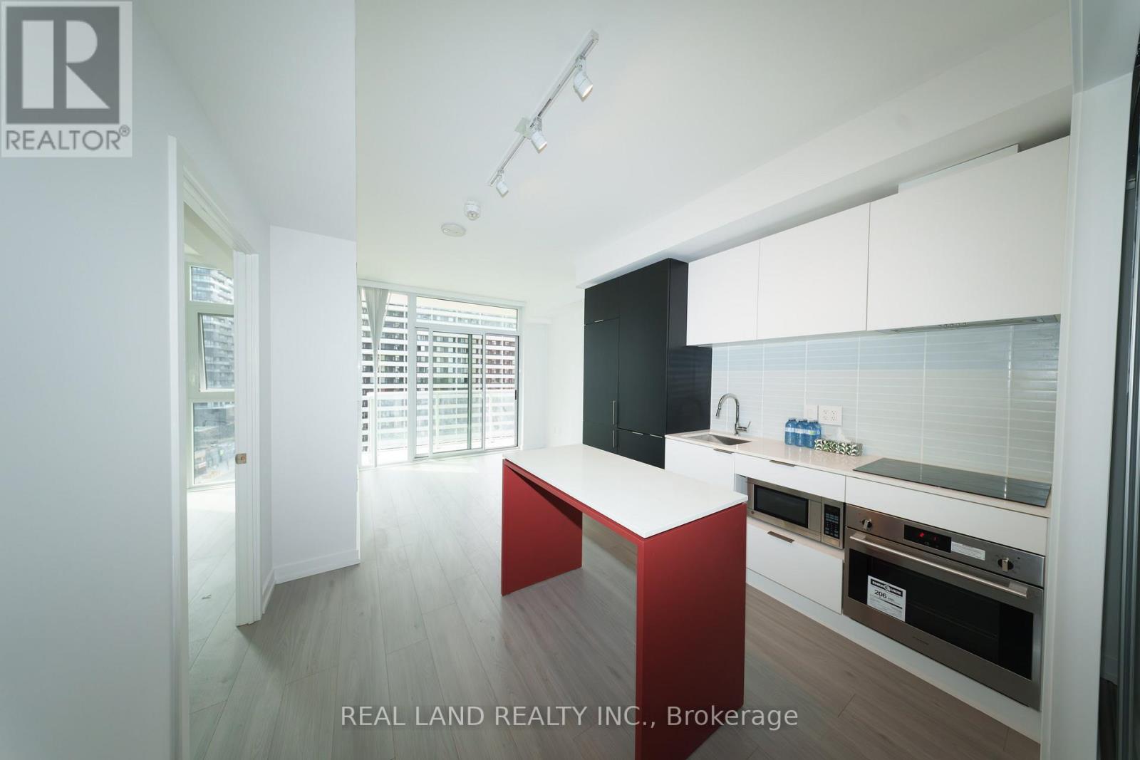 814 - 33 Helendale Avenue, Toronto, Ontario M4R 0A4 - Photo 6 - C12611112