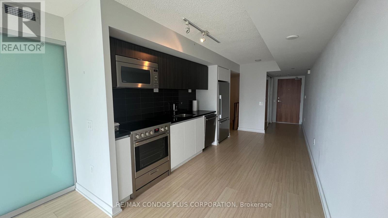 2502 - 75 Queens Wharf Road, Toronto, Ontario  M5V 0J8 - Photo 2 - C12611188