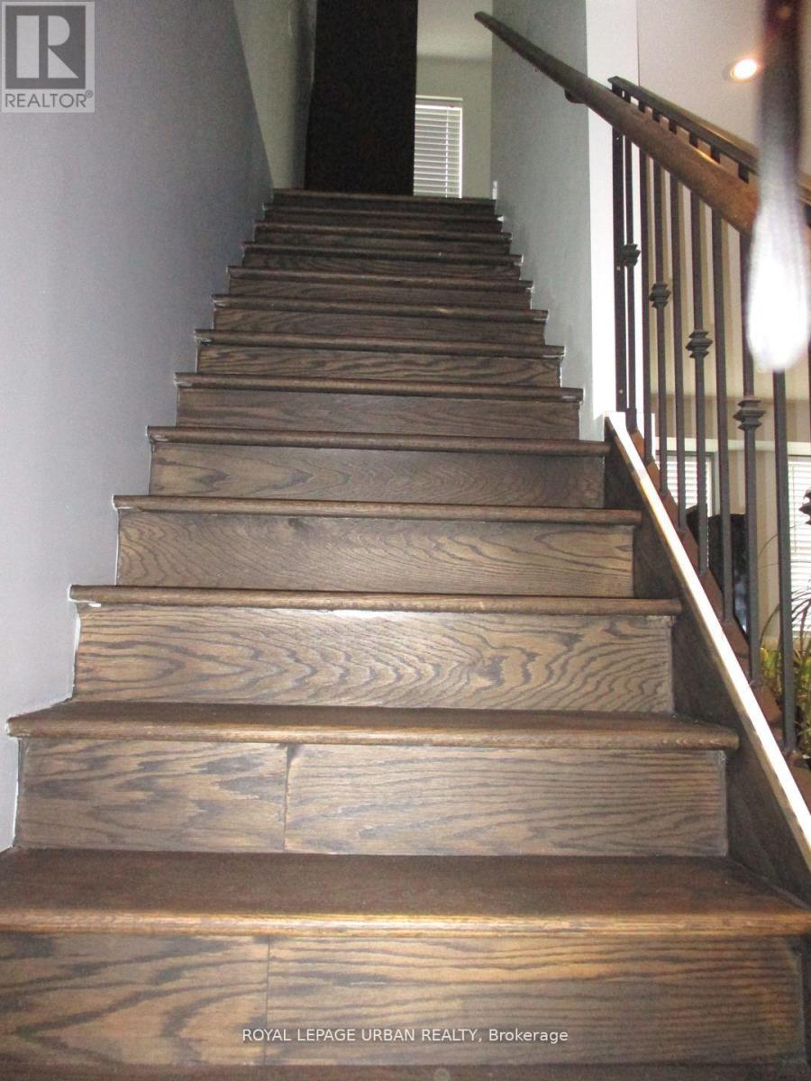 B - 89 Squires Avenue, Toronto (O'connor-Parkview), Ontario  M4B 2R8 - Photo 8 - E12611178