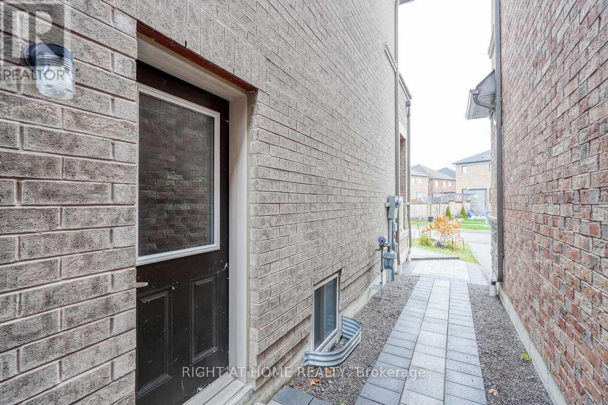 1053 Orenda Street, Pickering, Ontario  L1V 2P8 - Photo 18 - E12611186