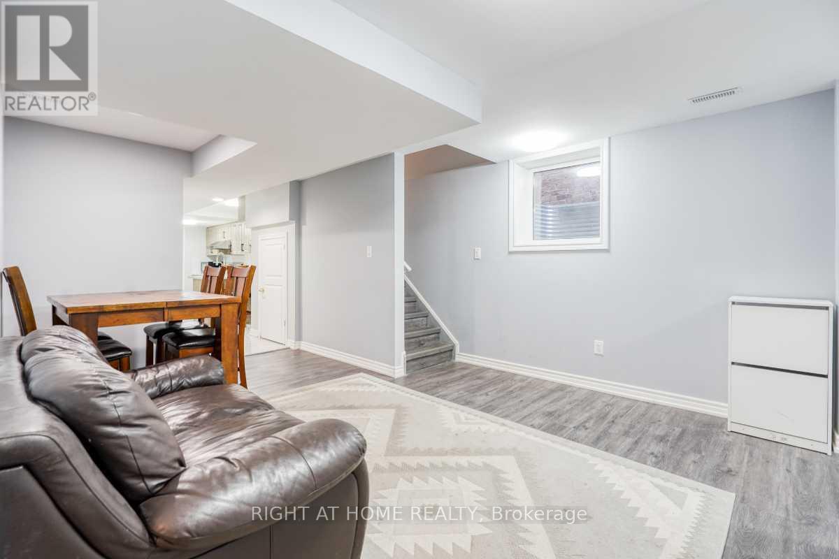 1053 Orenda Street, Pickering, Ontario  L1V 2P8 - Photo 4 - E12611186