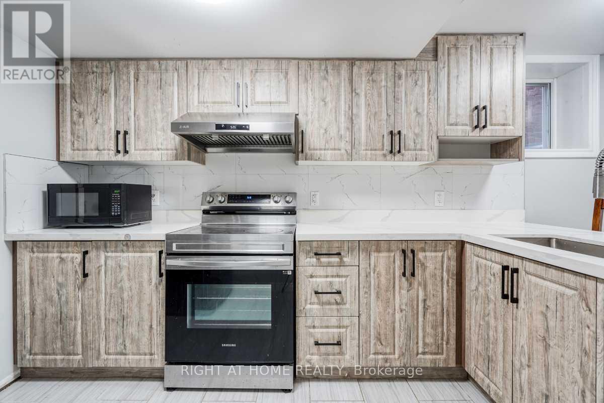 1053 Orenda Street, Pickering, Ontario  L1V 2P8 - Photo 7 - E12611186