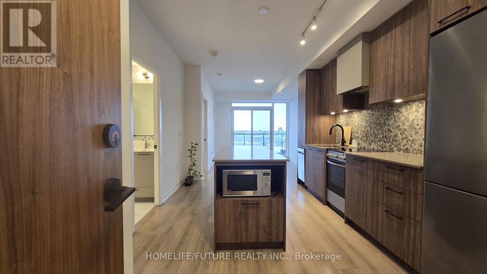 502 - 10 Lagerfeld Drive, Brampton, Ontario  L7A 0H8 - Photo 2 - W12484052