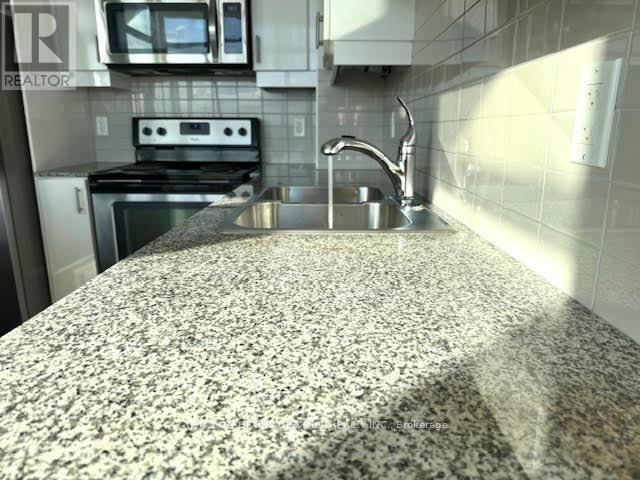 510 - 2900 Highway 7 Road, Vaughan, Ontario  L4K 0G3 - Photo 3 - N12611102