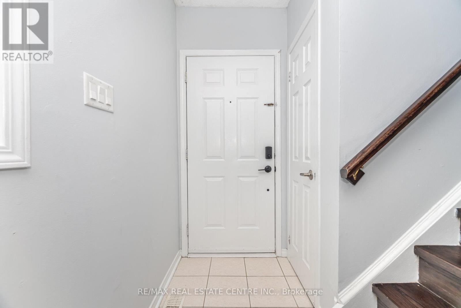 89 - 7155 Magistrate Terrace, Mississauga, Ontario  L5W 1Y8 - Photo 4 - W12395821