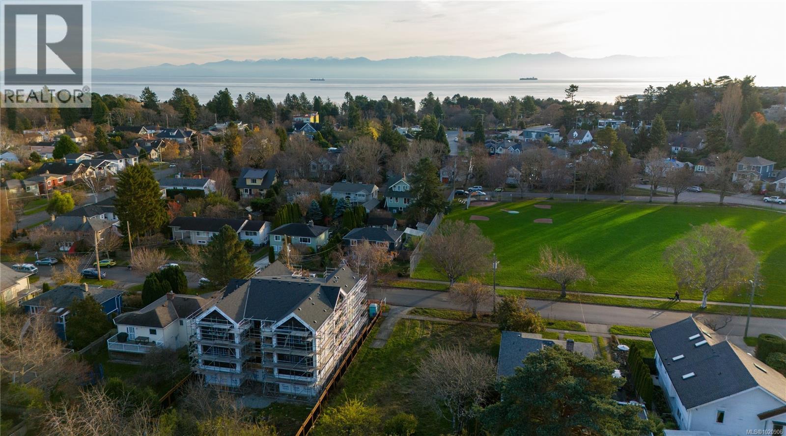 2 1434 Brooke St, Victoria, British Columbia  V8S 1M3 - Photo 4 - 1020906