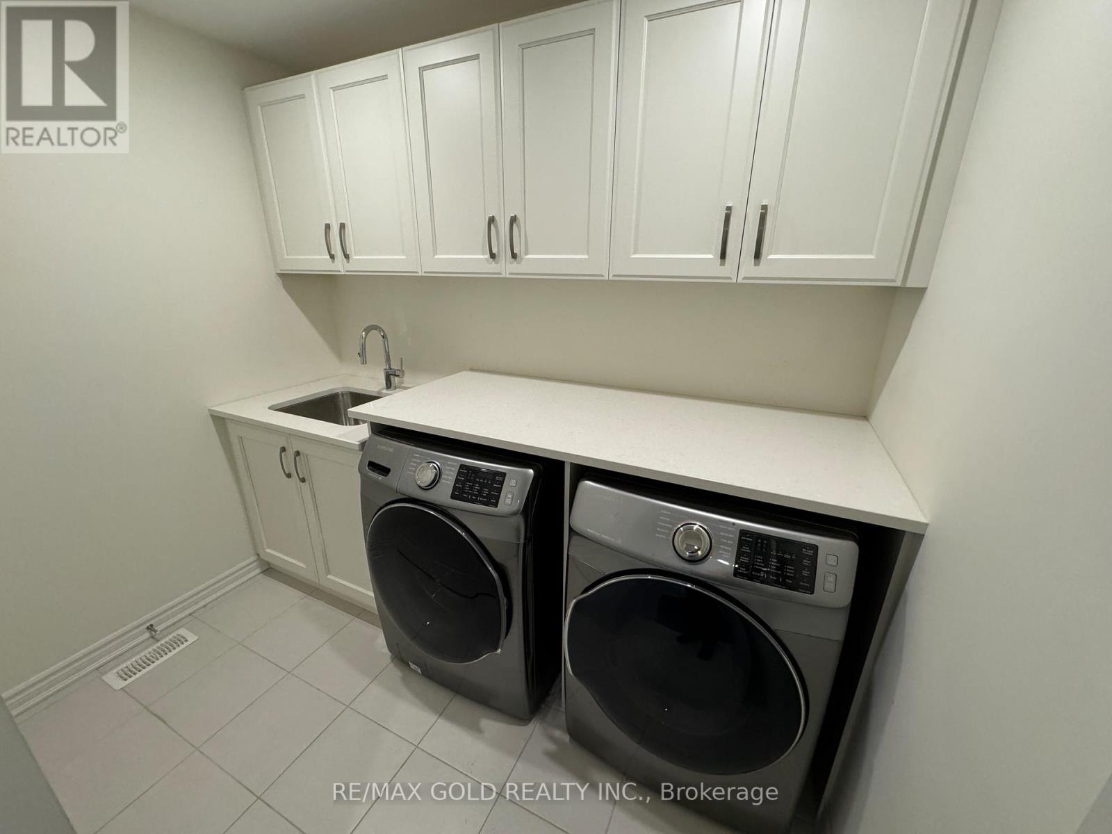 1459 Sycamore Garden, Milton, Ontario  L9E 1P7 - Photo 16 - W12611068