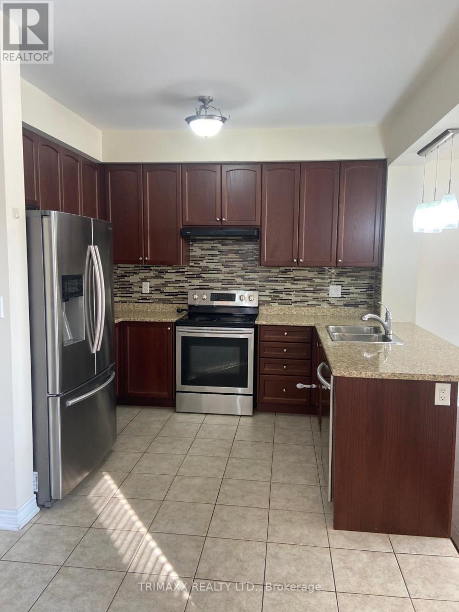 7 Vinewood Road, Caledon, Ontario  L7C 4A9 - Photo 5 - W12611070