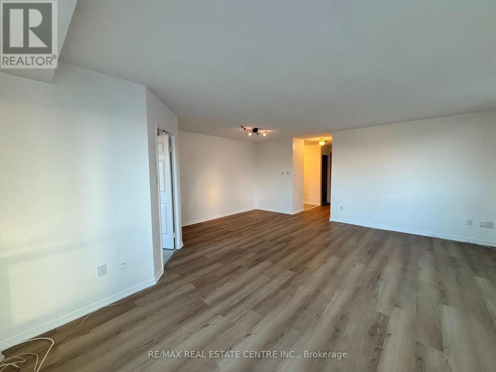503 - 101 Subway Crescent, Toronto, Ontario  M9B 6K4 - Photo 10 - W12611140