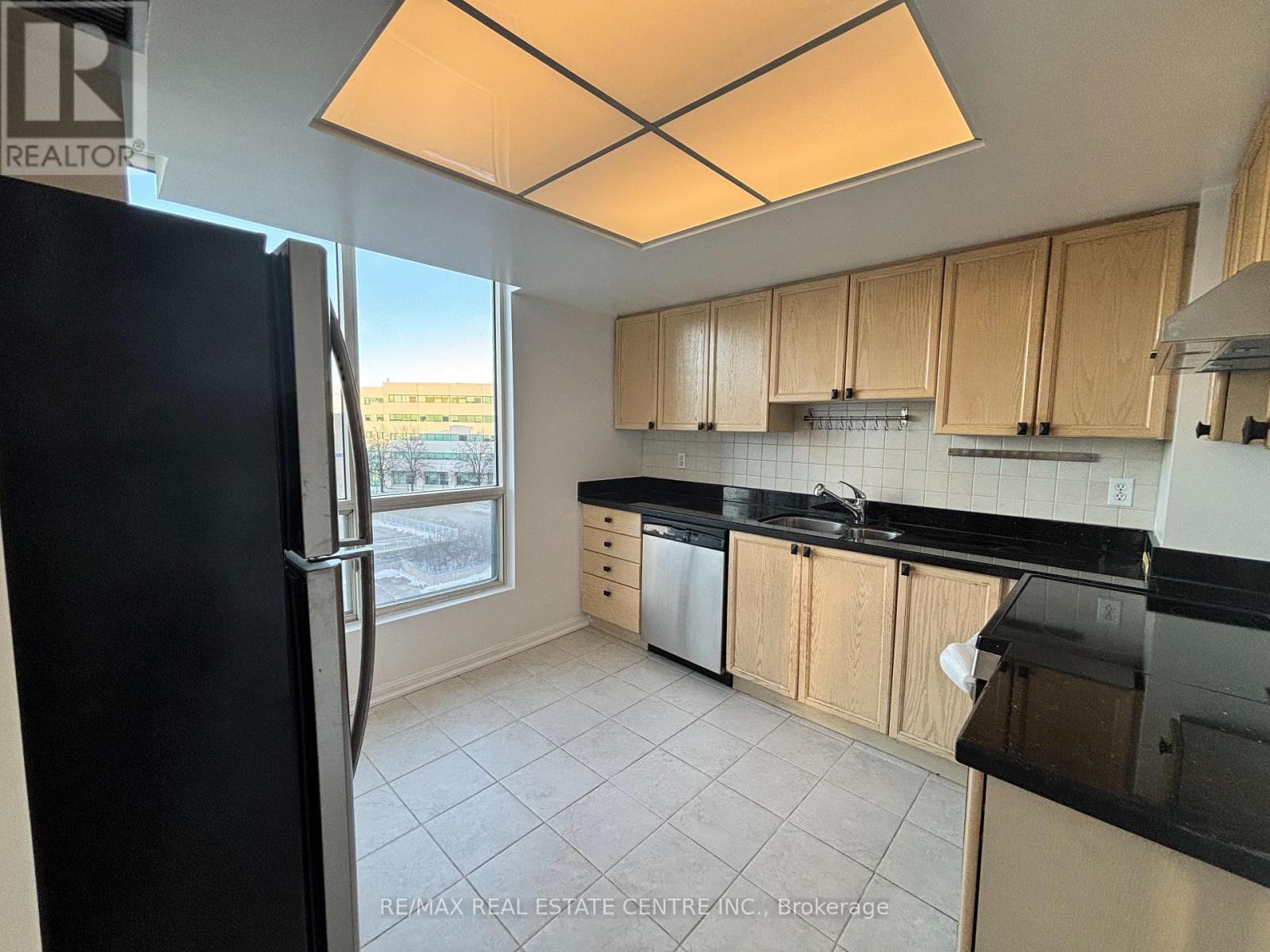 503 - 101 Subway Crescent, Toronto, Ontario  M9B 6K4 - Photo 12 - W12611140