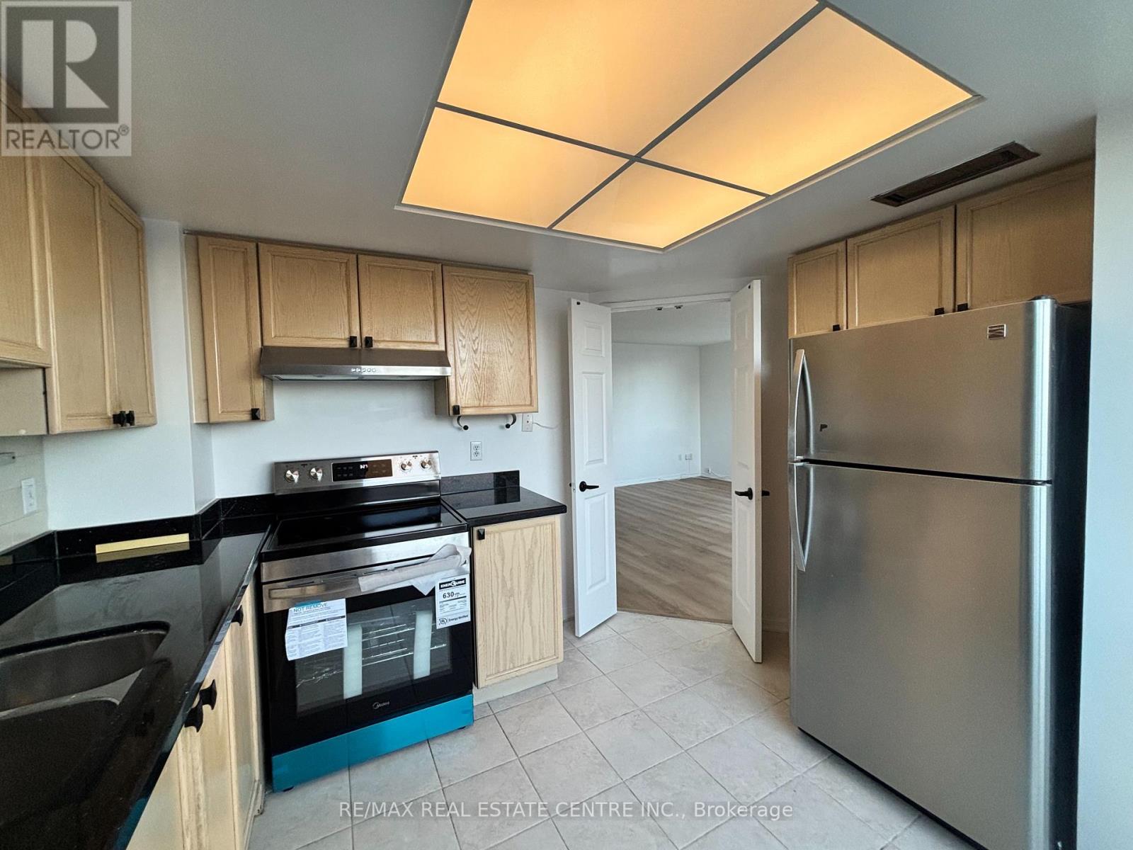 503 - 101 Subway Crescent, Toronto, Ontario  M9B 6K4 - Photo 13 - W12611140