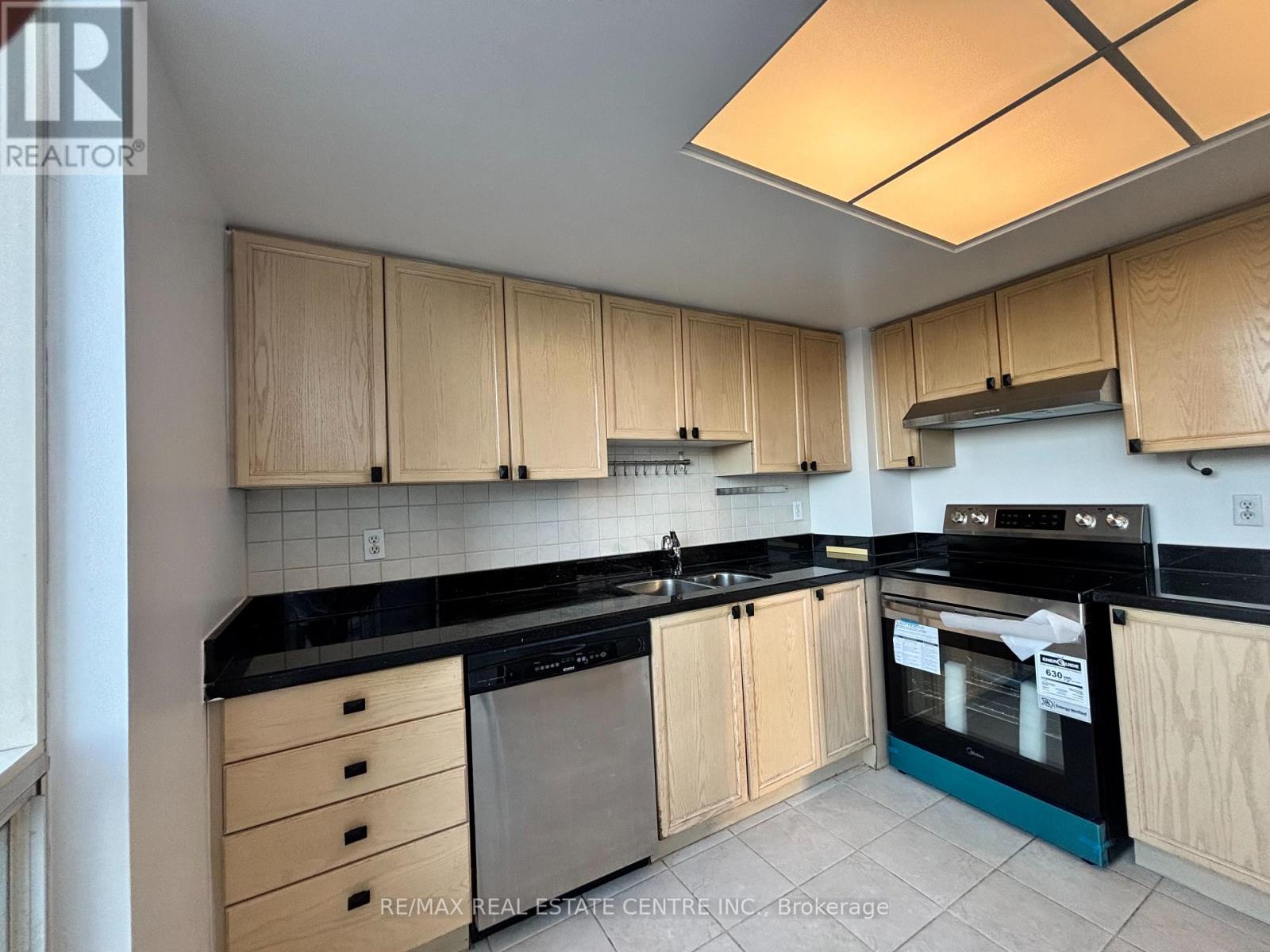 503 - 101 Subway Crescent, Toronto, Ontario  M9B 6K4 - Photo 14 - W12611140